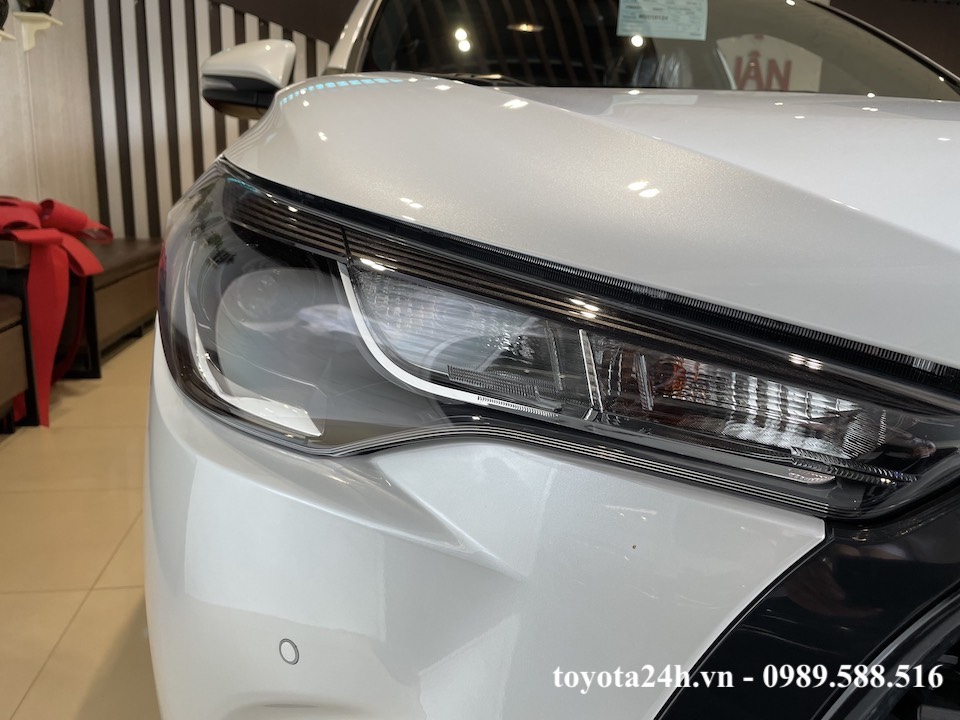 đèn pha Toyota Corolla Cross 2021